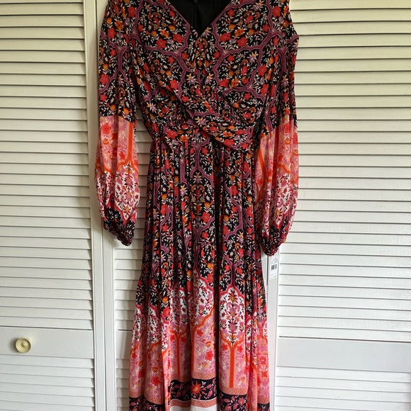 Gorgeous Designer Dress-size S BNWT - Picture 2 of 6